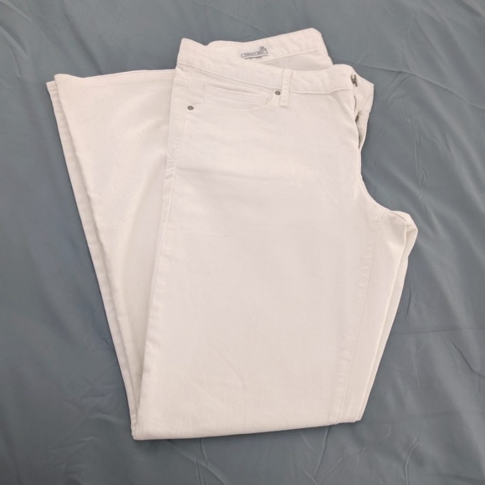 NWOT GAP White Boot Cut Jeans